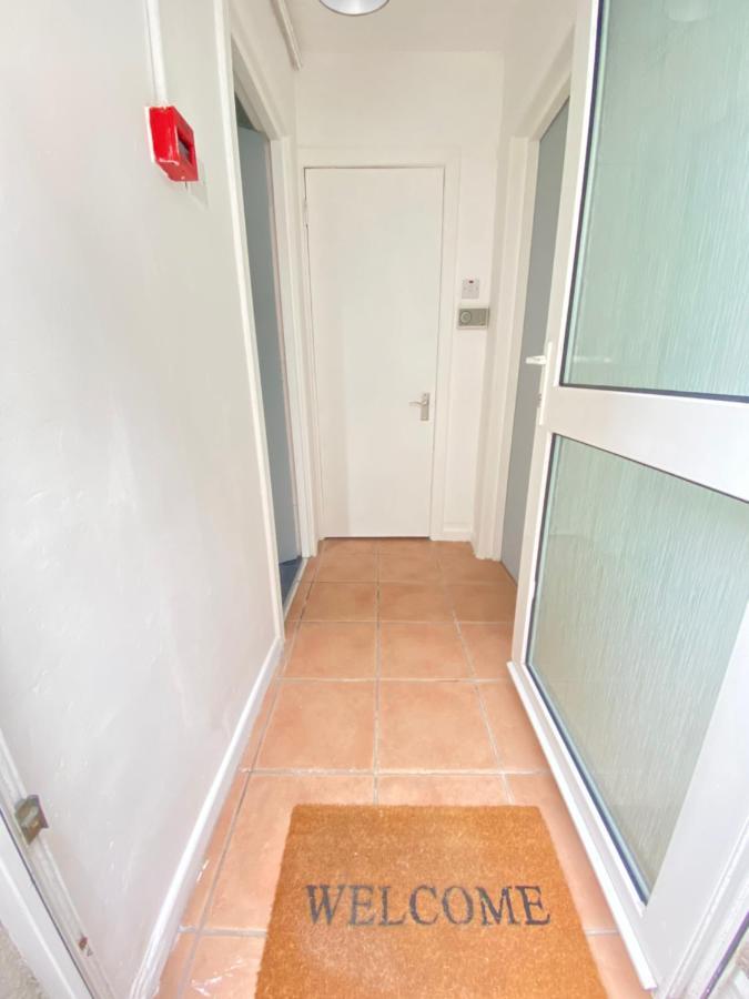 Cheap & Cheerful Apartment Near Bangor Marina 外观 照片